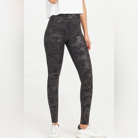 NWOT SPANX Faux Leather Camo Leggings- Size Small/Petite or Size Large - Picture 1 of 9